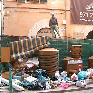 La calle Sant Feliu convertida en un estercolero (Foto: R.P.)