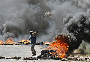 Uno de los momentos de la manifestacin de los opositores en Nairobi. (Foto: REUTERS)