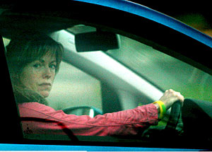 La madre de la nia, Kate McCann, pasea en su coche. (Foto: EFE)