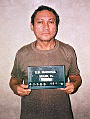 Noriega, el 4 de enero de 1990, cuando fue fichado. (Foto: AFP)