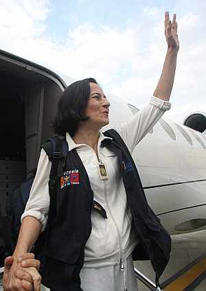 Clara Rojas, tras aterrizar en Caracas. (Foto: AFP)