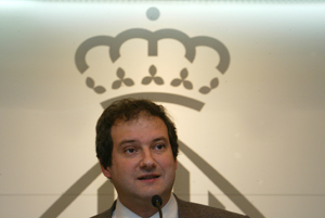 El alcalde Jordi Hereu, en la rueda de prensa en la que ha mostrado su agradecimiento por la decisin. (Foto: Antonio Moreno)