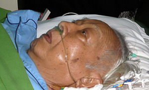 Suharto, en el hospital de Yakarta. (Foto: AFP)