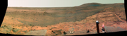 Imagen original del 'Spirit'. Ampliando la esquina inferior izquierda aparece la roca. (Foto: NASA)
