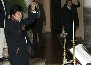 Evo Morales toma juramento en el Palacio de Gobierno de La Paz. (Foto: EFE)