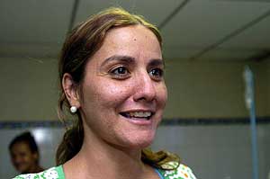 La española Marlene Martín Brito, liberada horas antes de que se entregaran los secuestradores. (Foto: EFE)