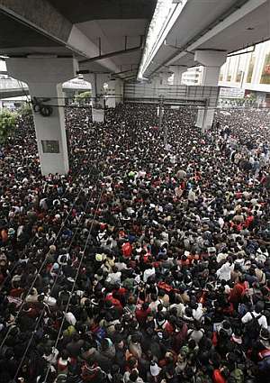 Miles de viajeros atrapados en la estacin de Guangzhou, en la provincia de Cantn (Guangdong). (Foto: AP)