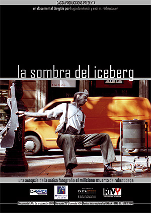 Cartel del documental 'La sombra del iceberg', de Raúl M. Riebenbauer y Hugo Doménech. (Foto: Dacsa)