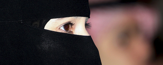 Una mujer saud, discriminada por los tribunales. (Foto: AP)