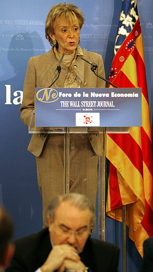 De la Vega, en el Foro Nueva Economia, presentada por el vicepresidente Pedro Solbes. (Foto: Alberto Di Lolli)