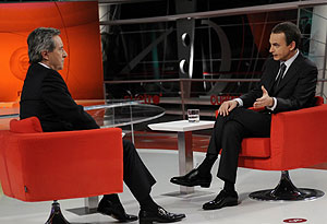 Un momento de la entrevista de Zapatero en Cuatro. (Foto: Cuatro)