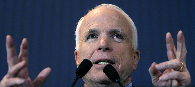 El candidato republicano McCain, en la 'Reagan Day Dinner' (Foto: AFP)