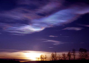 Nubes nacaradas sobre el rtico. (Foto: NASA | Wikipedia)