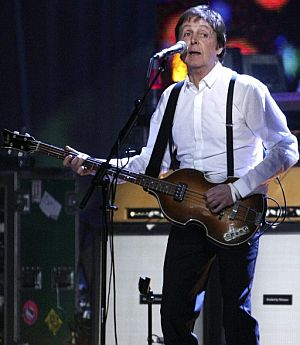 Sir Paul McCartney, durante su actuacin en la gala. (Foto: AP)
