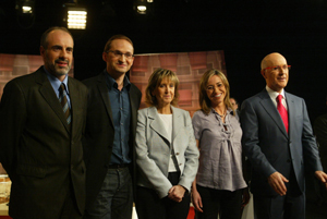Los cinco candidatos, minutos antes de iniciar el debate. (Foto: Quique Garca)