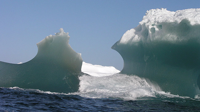 Un iceberg a la deriva en medio del ocano. (Foto: A.M.)