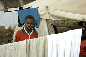 Evelyne Muthoni Wanja, de 15 aos, en el campo de refugiados de Nakuru. (Foto: Jon Bugge | Save the Children)