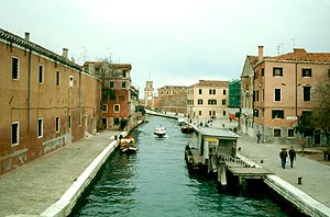Vista de uno de los canales de Venecia. (Foto: EL MUNDO)