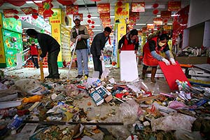 Un supermercado en Lhasa, arrasado el da 22 de marzo. (Foto: AFP)