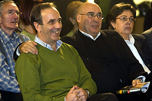 El ministro de Defensa, José Antonio Alonso, junto a Javier Rojo. (Foto: Pablo Viñas)
