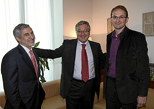 Gaspar Llamazares, Jos Blancco y Joan Herrrera ante de las reuniones. (Foto: Kike Para)