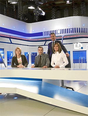 El equipo de informativos de TVE. (Foto: TVE)