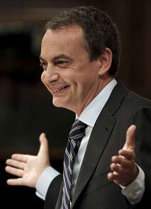 Zapatero, durante su rplica a Rajoy. (Foto: EFE)