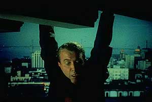 El detective John 'Scottie' Ferguson (interpretado por James Stewart) en un fotograma de la pelcula 'Vrtigo', dirigida por Alfred Hitchcock. (Foto: Paramount Pictures)