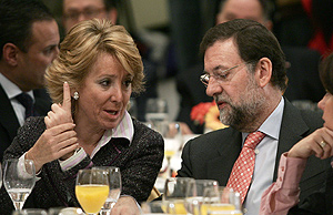 Esperanza Aguirre y Mariano Rajoy, en un acto reciente del PP. (Foto: Jaime Villanueva)