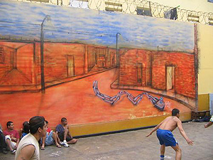 Imagen de un mural en el penal del Callao. (Foto: FTL)