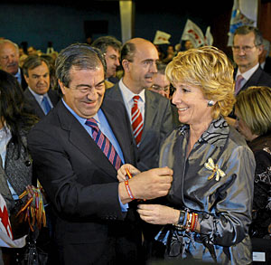 Francisco lvarez Cascos, junto a Esperanza Aguirre durante la pasada campaa electoral. (Foto: archivo El Mundo)