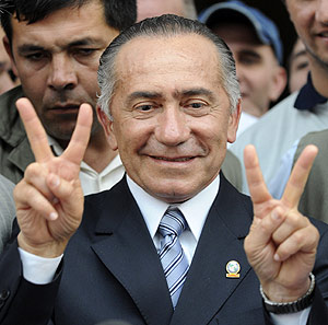 Lino Oviedo, el 17 de abril durante el cierre de su campaa. (Foto: AFP)