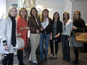 Esther Barrera, Roco Andrs, Cruz Vico, Carolina Gil, Mara Gonzlez, Rocio Bacharach y Cristina Cisneros, en la inauguracin de TCN.
