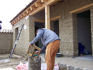 El albergue de peregrinos de Gotarrendura, reconstruido sobre una vieja cuadra, se terminar en mayo. (FOTO: J. F. L.)