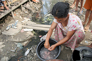 La precariedad y la devastacin reinan en Myanmar tras el paso del 'Nargis'. (Foto: EFE)
