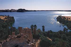 El lago Yoa al noreste del Chad, el ms grande del Shara, proporciona el nico archivo continuo de las transformaciones climticas del desierto ms importante del mundo. (Foto: 'Science')