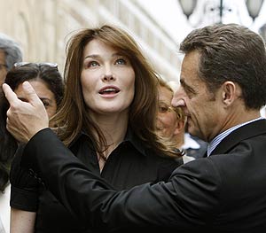 Bruni y Sarkozy. (Foto: AP)