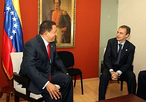 Chvez y Zapatero durante su encuentro. (Foto: AFP)