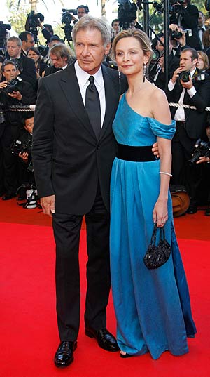 Harrison Ford y su novia, Calista Flockhart, en la alfombra roja. (Foto: AP)