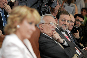 Rajoy, en un acto reciente, con Esperanza Aguirre. (Foto: Diego Sinova)