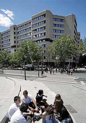 Imagen de la esquina donde se sitúan los juzgados de plaza de Castilla. (Foto: Sergio González)