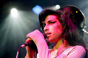 Amy Winehouse, durante una actuacin en el Volkshaus de Zurich, Suiza. (Foto: EFE)