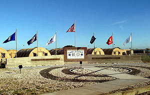 Edificio destinado a juicios militares en la base de EEUU en Guantnamo. (Foto: AFP)
