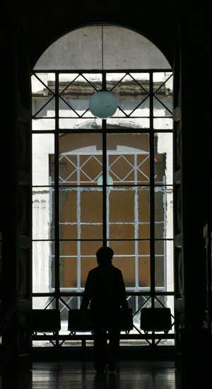 Una de las enormes vidrieras que coronan el edificio. (Foto: Antonio Moreno)