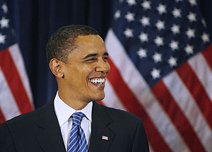 Obama sonre durante un acto con asesores en un hotel de Washington. (Foto: REUTERS)