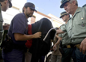 Ral Brey, primo de Rajoy, a su llegada a un juzgado onubense por su presunta implicacin en un secuestro. (Foto: EFE)