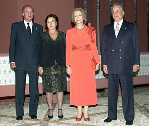 La ex primera dama de Brasil, Ruth Correa (2i), esposa del ex presidente Fernando Henrique Cardoso (d), en una imagen de archivo. (Foto: EFE)