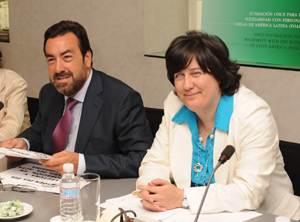 Yolanda Martn junto a Miguel Carballeda durante la reunin de la FOAL (Foto: ONCE)
