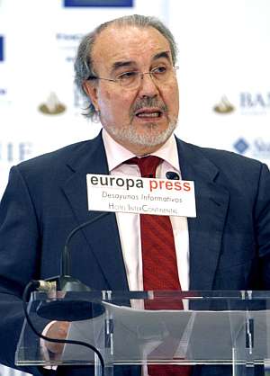 Pedro Solbes en su intervencin en los desayunos de Europa Press. (Foto: EFE)