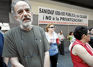 El doctor Montes, en una manifestación por la Sanidad Pública en Madrid. (Foto: Carlos Barajas)